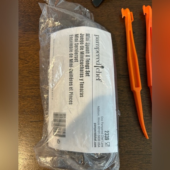 Pampered Chef 5 #1260 Orange Peelers #1072 Serrated Peeler #2339 Mini Spoon Tong - Picture 2 of 7